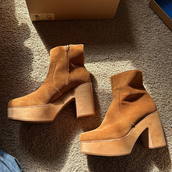 Charlotte Stone Paz in camel 8 - Picture 4 of 9